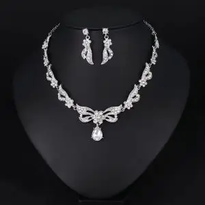 Collar y Pendientes (Modelo: TR 045)